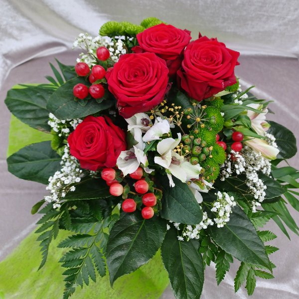 Blumenstrauß in rot Bild 1